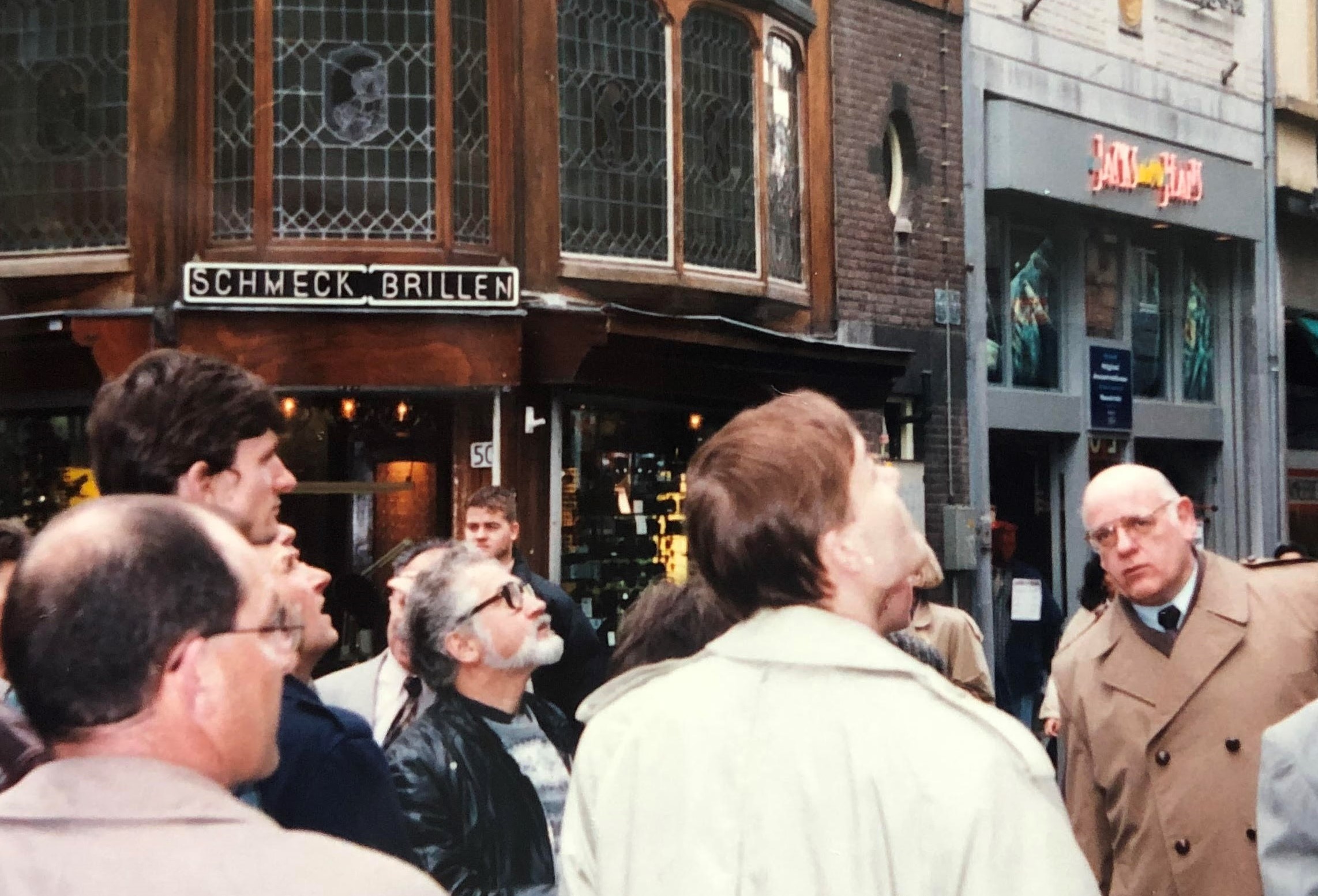 Мыслю, но вывода нет никакого