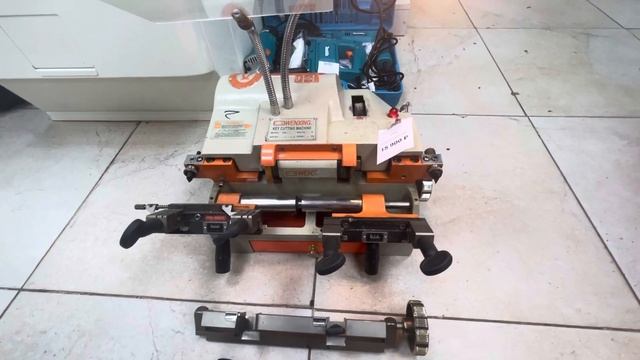 Станок для изготовления ключей WENXING 100E1 смотреть онлайн