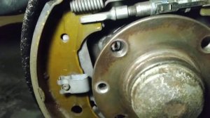 Задние колодки снятие и установка на Фиат Альбеа