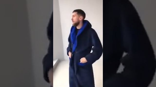 Махровый мужской халат с капюшоном смотреть онлайн