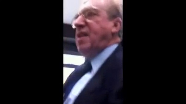 Vidéo Racisme Au Grand Jour En France / Homme Politique