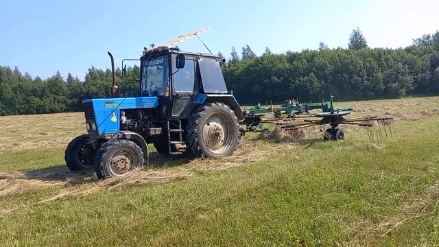 Заготовка сена. МТЗ 82 с ГВР-630 смотреть онлайн