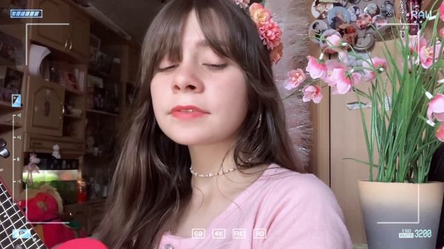 У НАС В ВАННОЙ ЖИЛИ ЗВЁЗДЫ - Алёна Швец ? • кавер на укулеле смотреть онлайн