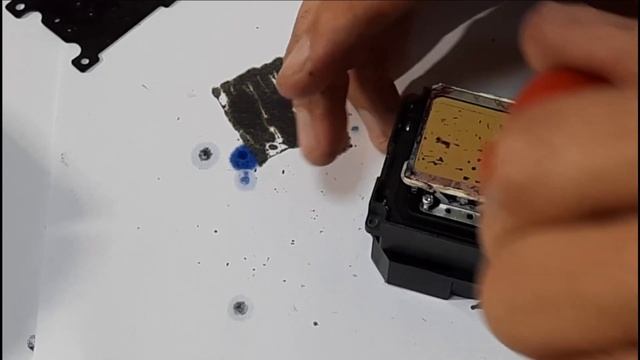 Печатная головка настенного принтера. Разбираю. Смотрим что внутри. смотреть онлайн