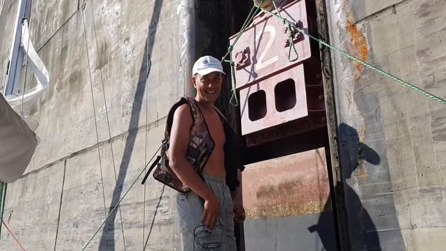 В шлюз захочешь, еще не так раскорячишься... смотреть онлайн