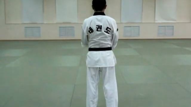 Taekwondo WTF.Как завязать пояс и сложить добок. смотреть онлайн