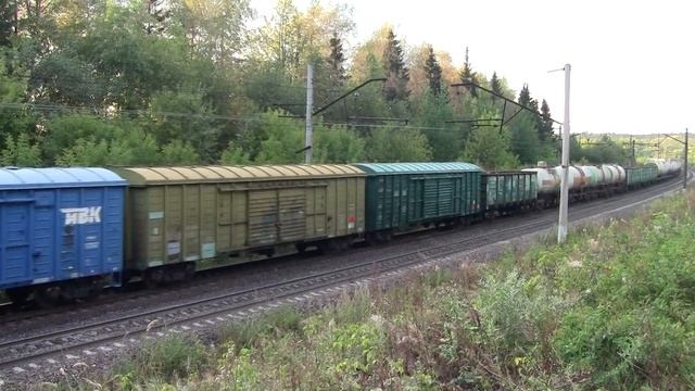 ЭП2К-432 с пассажирским поездом №061 Владивосток-Москва и встречная 3ЭС6-1243 Синара смотреть онлайн