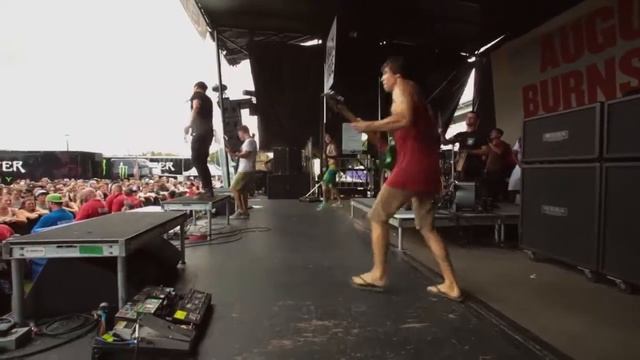 August Burns Red - Linoleum (ft Shane Told) (NOFX Cover) Warped Tour 2015 смотреть онлайн