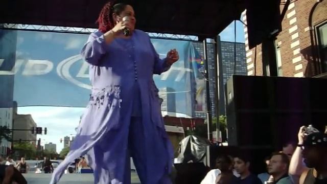 Martha Wash - Everybody Dance Now! смотреть онлайн