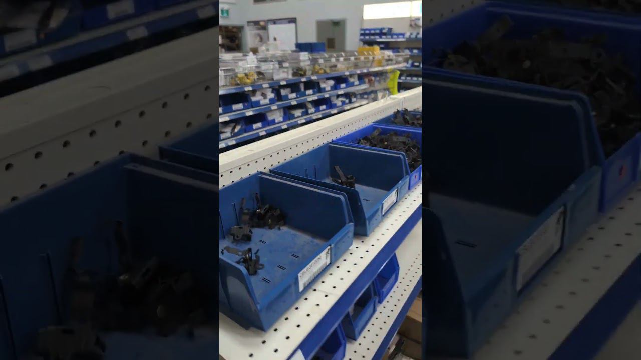 Классический поставщик оборудования для электрика. Канада смотреть онлайн