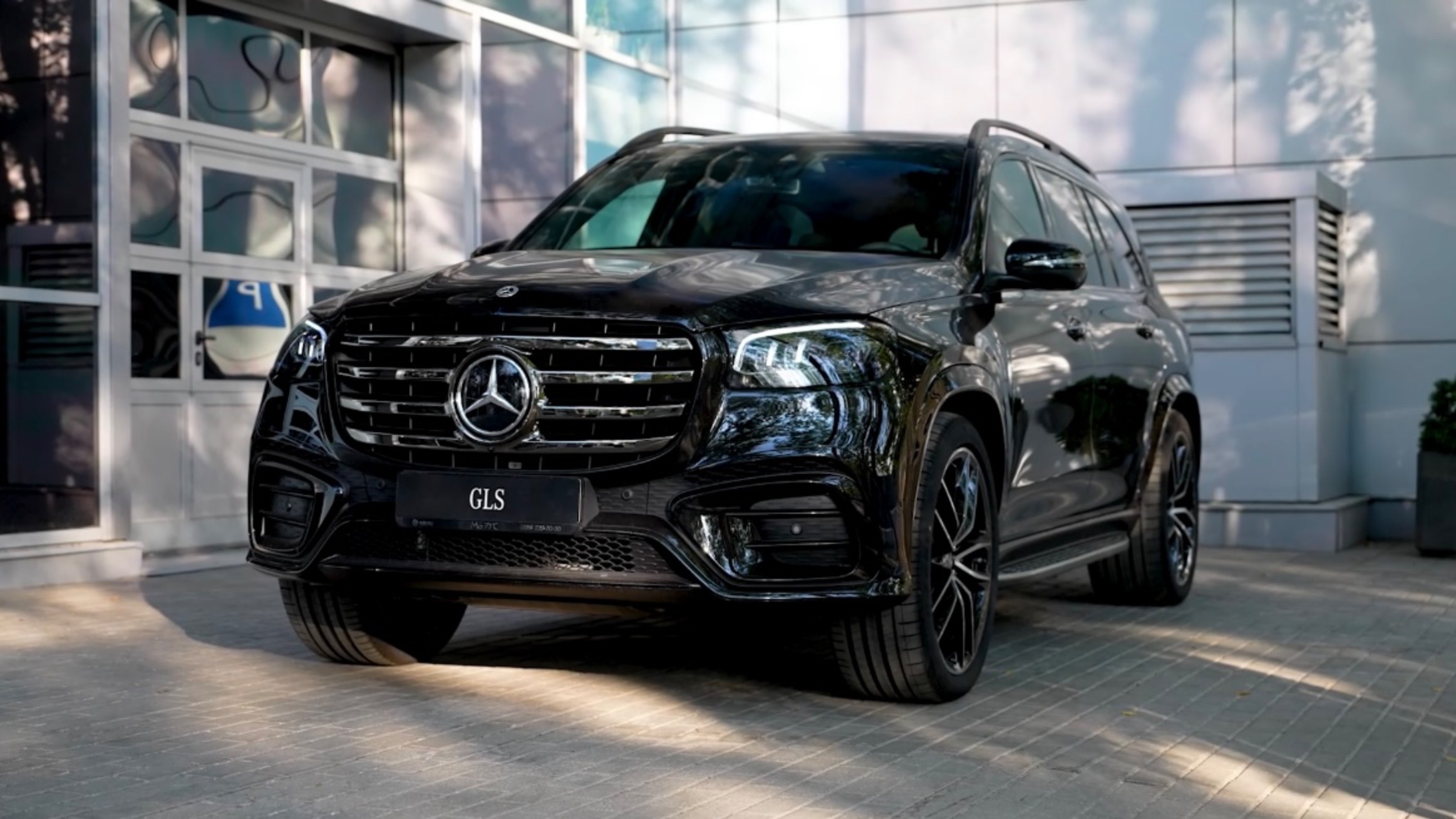Новый Mercedes-Benz GLS 450 D, 2024 г.в. в наличии в МБ РУС! смотреть онлайн