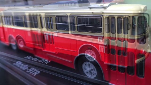 Троллейбус из детства. Škoda-9tr пополнила мое депо. Коллекция масштабных моделей транспорта смотреть онлайн