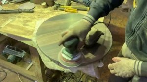 wood polishing. Полировка древесины