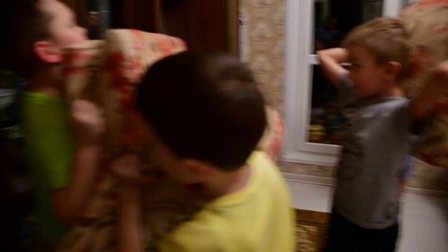 Типичный день рождения дома. смотреть онлайн