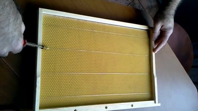 Простое и быстрое наващивание пчелиных рамок смотреть онлайн