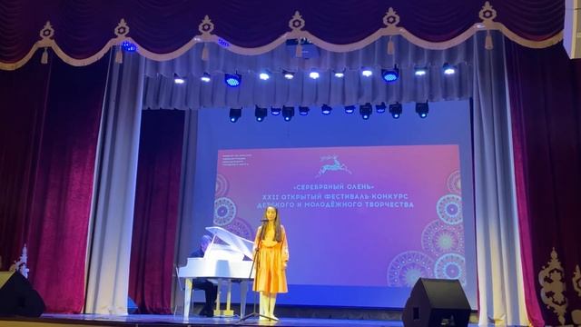 С.Горковенко, Ариозо Падчерицы из Музыкального спектакля "12 месяцев", исполняет Лидия Патиева. смотреть онлайн