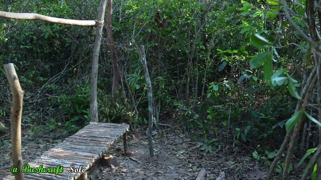 Survival Camping in Forest - Building a Natural Shelter alone - Solo Overnight Trip смотреть онлайн