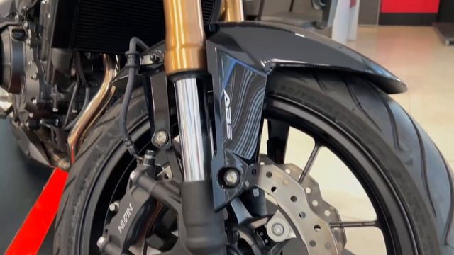 The CB500F Is a Reliable Travel Tool That's Ready for Weekend Outings | 2023 Honda CB500F смотреть онлайн