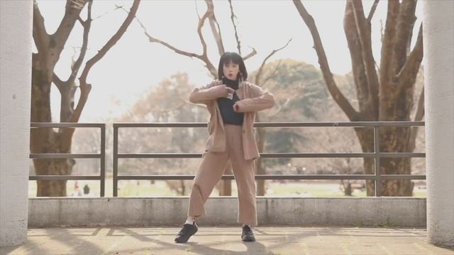 Cute Girl, Cool Moves: A Dynamic Dance Performance смотреть онлайн