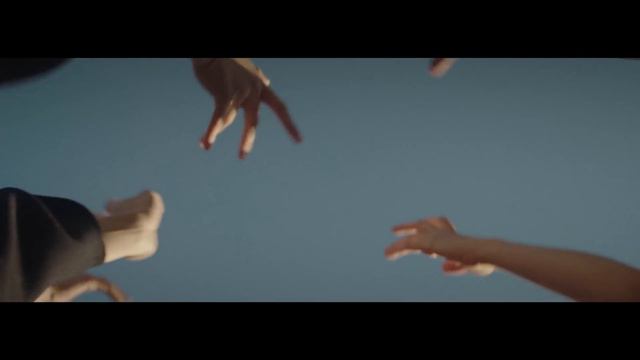 The Female Bond – Mercedes-Benz original смотреть онлайн