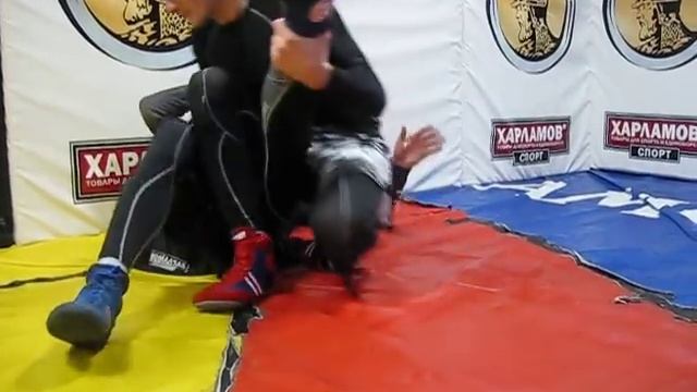 Ответ на вопрос о том, чего не надо делать в борьбе с руками и ногами. смотреть онлайн