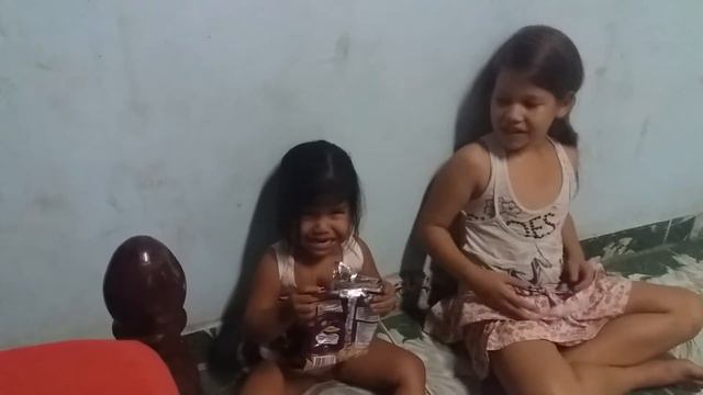 A menina q n gosta de soltar pum смотреть онлайн