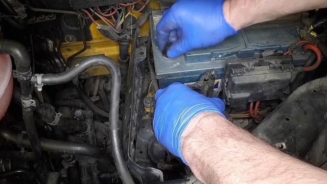 Volkswagen Transporter T4 (1990 - 2003) - Battery Disconnecting Earth