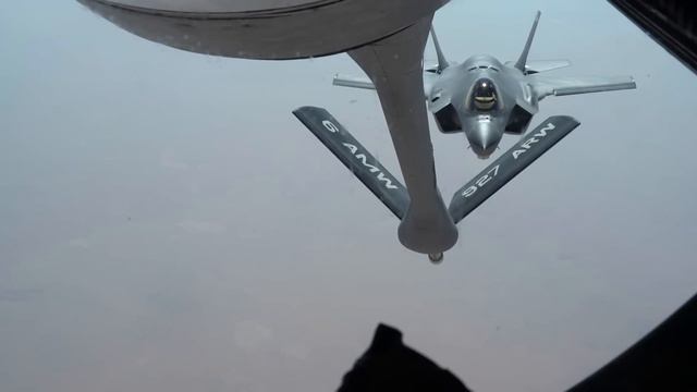 Close-Up View Of F-35A During Aerial Refueling (2020) смотреть онлайн