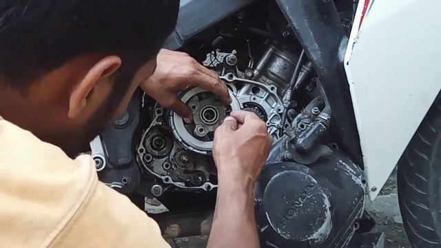clutch plate fitting honda cbr 150 смотреть онлайн