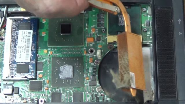 Ноутбук HP Compaq Nc 8430 перегрев чистка кулера и замена термопасты