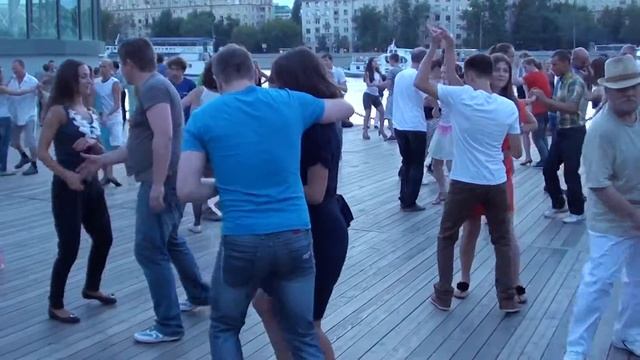 Bachata Artemy & Alsu Andreevsky most 14.08.2013 Moscow смотреть онлайн