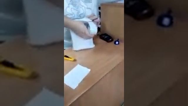 Досмотр посылок в СДЭК. Работники Сдэк с рвением ищут запрещенные к пересылке в Сдэк товары. часть