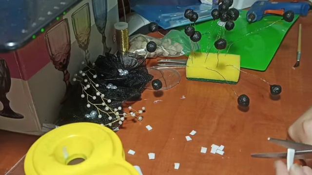 Сахарные ягоды из туалетной бумаги смотреть онлайн