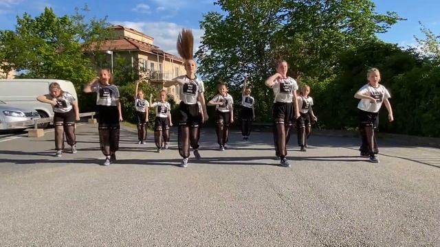 Танцы девочки 8-12 лет. Uptown Funk. Stockholm Star Academy. смотреть онлайн