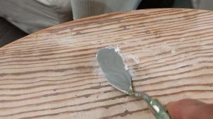 DIY. Как покрасить старый стол, чтобы он стал красивым.