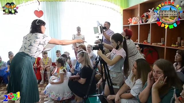 ч.17 Родители наши - пример для детей! Выпускной в Детском саду № 22 "Дружба" 20210528Ds22Vip17 смотреть онлайн