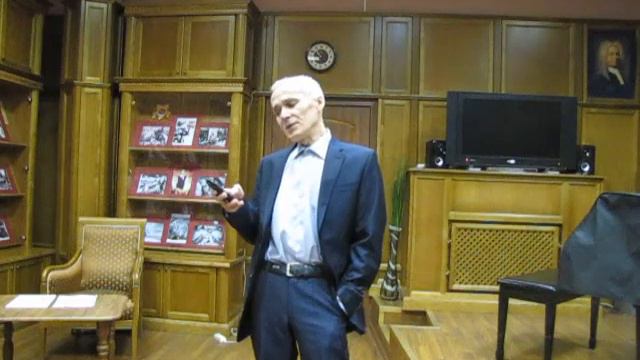 Ринат Миргазов Золотая осень Читает автор в Салоне Творчества Неравнодушие 01 10 2015 013 смотреть онлайн