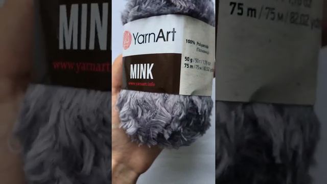 Подробный обзор пряжи YarnArt Mink(Имитация меха) №335 Серый смотреть онлайн