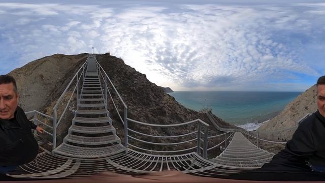 11.02.2021.Анапа. Подъём по лестнице 800 ступенек. Видео 360. смотреть онлайн
