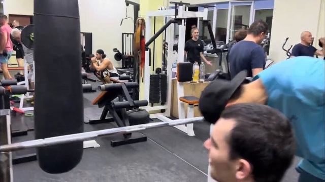 Бросила девушка прижало штангой (CENSORED VERSION)