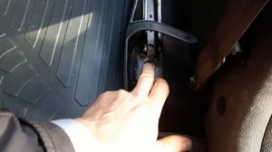 Разложим переднее сиденье в ровный пол на, ларгусе, логане, спим в машине с удобством