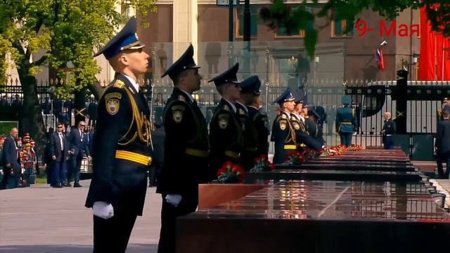 Президенты СНГ и президент Российской Федерации возложили цветы к могиле Неизвестного Солдата смотреть онлайн