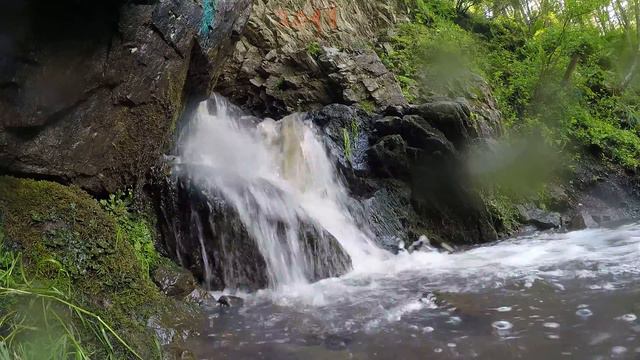 Черемшанский водопад. Вид снизу. Алтай. смотреть онлайн