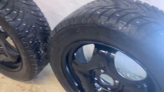 Продам резину 100% шипов, состояний новой