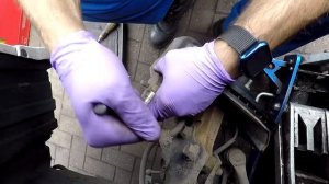 Brake pads and fluid change on Honda Stepwgn