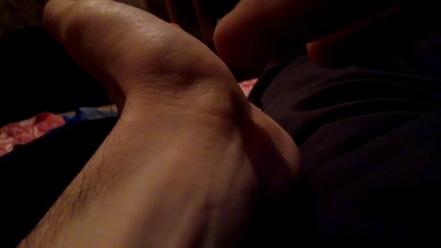 Искра с пальцев оставляет следы на коже смотреть онлайн