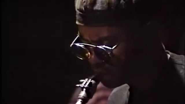 Kenny Garrett / LEFT ALONE смотреть онлайн