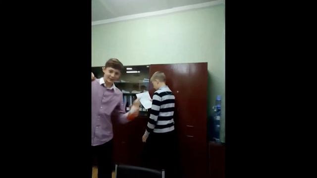 Танцы от школьника! Школьник жгёт 4|Смотреть всем!! смотреть онлайн