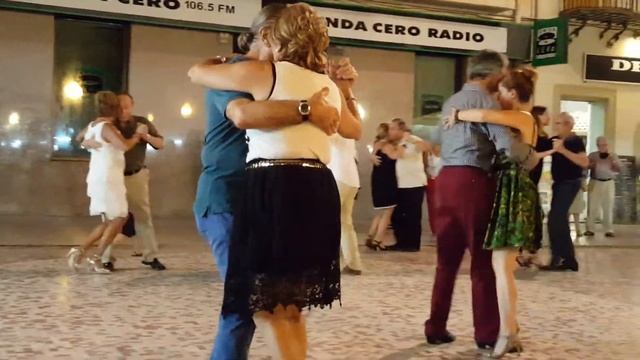 Танцевальные вечера Милонга на берегу моря в Аликанте - развлечения для взрослых в Испании смотреть онлайн