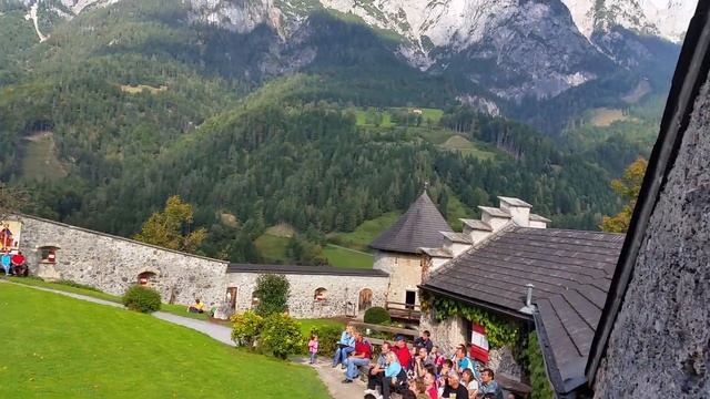 Falknerei in Austria/Hohenwerfen Schloss [Österreich Werfen] смотреть онлайн